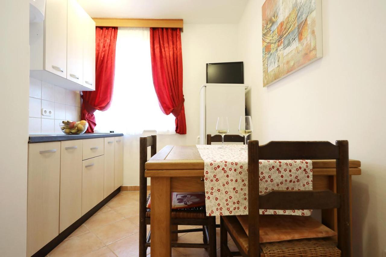 Apartmani "Jadran" Pag Town Εξωτερικό φωτογραφία